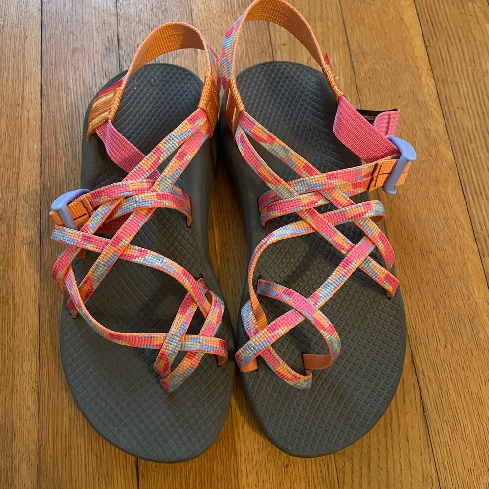 Chaco size 8 
Candy Sorbet color

Zcloud X2